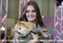 Photo of Лэдзі і брадзягі. Фіналісткі конкурсу «Міс Беларусь» выйшлі на подыум разам з бяздомнымі жывёламі
