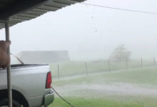 Photo of Ураганный ветер легко отправил в полет 18-ти тонный контейнер (Видео)
