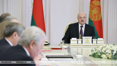 Photo of О Конституции «под Президента», двоевластии и реакции на каждый чих беглых. Изменение Основного закона вновь обсудили у Лукашенко