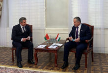 Photo of Belarusian ambassador presents copy of credentials to Tajikistan foreign minister