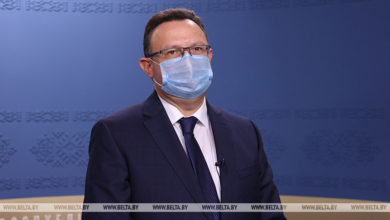 Photo of Belarusian healthcare minister on COVID incidence rate, vaccination forecasts