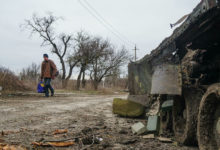 Photo of Россия не дает открыть в Мариуполе гуманитарные коридоры: город без связи и света