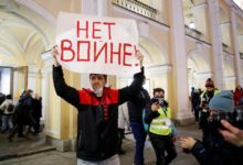 Photo of Навальный призвал людей выходить на митинги против войны