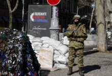 Photo of Ироничные плакаты и объявления на тему войны на улицах украинских городов. ФОТО
