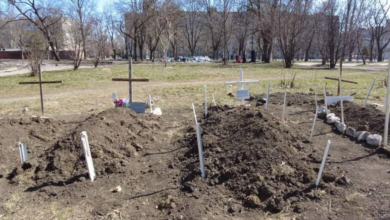 Photo of Возле Мариуполя оккупанты вырыли братские могилы, чтобы скрыть свои преступления