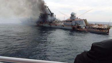 Photo of Родителям уничтоженного крейсера «Москва» говорят, что их дети «где-то в море»