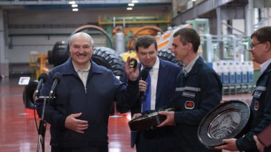 Photo of Лукашенко, который загнал Беларусь под санкции, хочет «красиво выкрутиться» за год-два. Но для этого надо «сжать зубы»