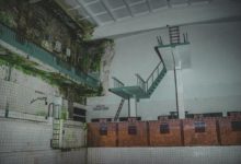 Photo of Вместо обещанного ремонта – снос: в Гомеле начали разбирать культовый бассейн «Дельфин»