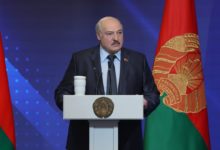 Photo of Лукашенко предполагает, что придется воевать за Западную Украину – чтобы «не оттяпал Запад»