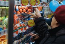 Photo of В Беларуси резко рванули цены на хлеб, картофель и мясо. Чиновники обвиняют «заграницу»