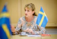 Photo of Посол, которую обвинили в побеге Кузнечиков в Латвию, уехала в Швецию