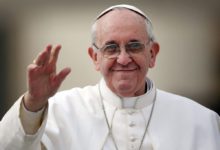 Photo of «Это морально приемлемо». Папа Римский «благословил» поставки западного оружия Украине