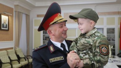 Photo of Министр МВД Кубраков устроил показуху для 5-летнего сына своего подчиненного. ФОТО