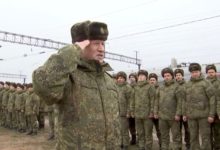 Photo of В Беларусь продолжают прибывать техника и военнослужащие из России. Их все также встречают с хлебом-солью. ФОТО