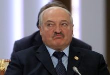 Photo of Лукашенко рекламирует российский «Аурус», пока Путин за рулем Mercedes