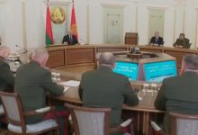 Photo of Лукашенко обещал «мгновенный ответ за аэродром», а после удара по «Мачулищам» молчит, но созвал силовиков на срочное совещание