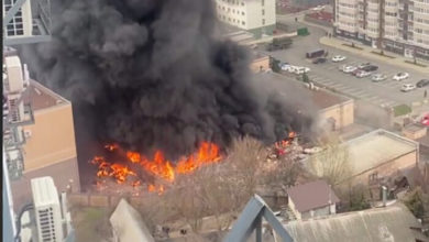 Photo of В Ростове произошел взрыв в здании погранслужбы ФСБ и начался пожар. Власти сообщают, что виновата электропроводка. ВИДЕО