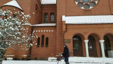 Photo of Верующим обещают вернуть Красный костел при условии отставки настоятеля Завальнюка