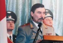 Photo of «Это стиль руководства президента. Слабые ломаются. Сильнейших убивают». 24 года назад был похищен генерал Юрий Захаренко. ВИДЕО