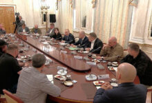 Photo of «Он за границей». Путина спросили о главнокомандующем ВСУ Залужном. Он стал заикаться и нервно щелкать ручкой. ВИДЕО