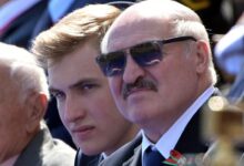 Photo of Лукашенко выписал своему младшему сыну стипендию как «одаренному студенту»