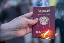 Photo of Белорусов все меньше интересует российское гражданство