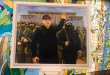 Photo of Почему Лукашенко прячет от публики свой «героический портрет» с автоматом кисти Никаса Сафронова?