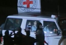 Photo of ХАМАС передал Красному Кресту вторую группу израильских заложников. ФОТО/ВИДЕО