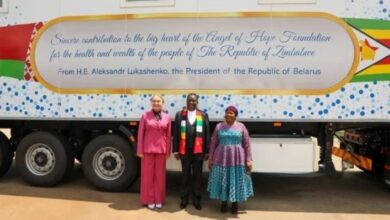 Photo of Лукашенко подарил Зимбабве высокотехнологичную мобильную клинику. ФОТО