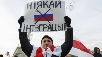 Photo of Белорусы сохраняют высокий уровень недовольства политической ситуацией в стране и сдержанно относятся к сближению с Россией
