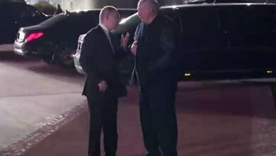 Photo of Путин вновь не удержался от воздушного поцелуя. 6 интересных моментов из визита руководителя РФ. ФОТО