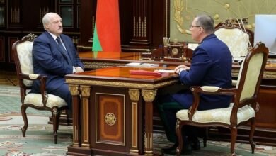 Photo of Лукашенко потребовал «раз и навсегда заткнуть беглых, лишить их всего и не стесняться брать заложников в виде родственников»