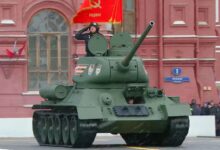 Photo of Металлолом уехал на фронт: в параде на Красной площади участвовал всего один 80-летний танк