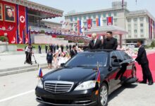Photo of Путин и Ким проехались в Пхеньяне на старом контрабандном Mercedes. ВИДЕО