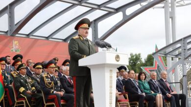 Photo of Лукашенко снова нагнетает ситуацию: придумал, что белорусы штурмуют военкоматы и требуют, чтобы им раздали оружие